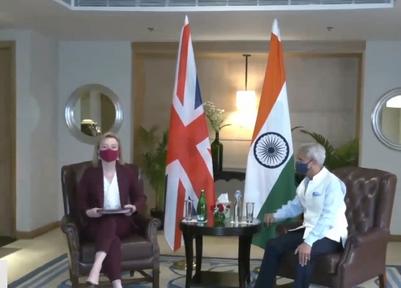 Ngoại trưởng Anh thăm Ấn Độ