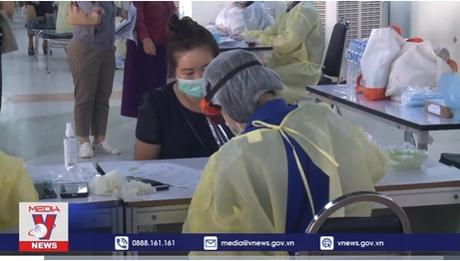 Lào kêu gọi người dân tiêm mũi vaccine COVID-19 tăng cường