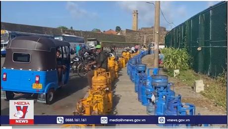Sri Lanka tiếp tục gặp khó khăn về nhiên liệu