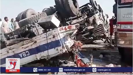 Đánh bom liều chết tại Pakistan khiến nhiều cảnh sát thương vong