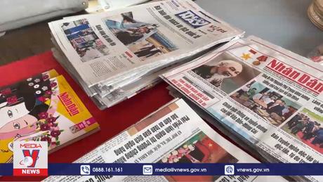 Báo Nhân dân tham dự Hội báo Nhân đạo tại Pháp