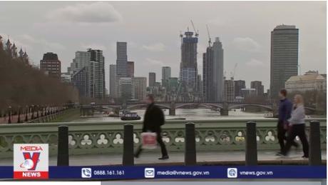 Anh dỡ bỏ mọi hạn chế đi lại