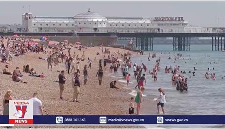 Chính phủ Anh họp khẩn trước đợt nắng nóng kỷ lục