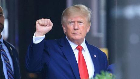 Cựu Tổng thống Donald Trump thông báo tái tranh cử