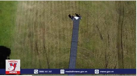 Australia thử nghiệm pin mặt trời cho xe điện của Tesla