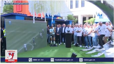 Tưởng nhớ huyền thoại bóng đá Maradona
