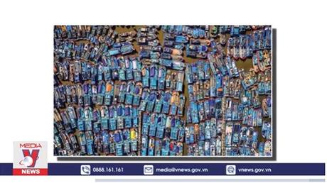 Ảnh 'Ma trận tàu cá' ở Quảng Ngãi đoạt giải quốc tế