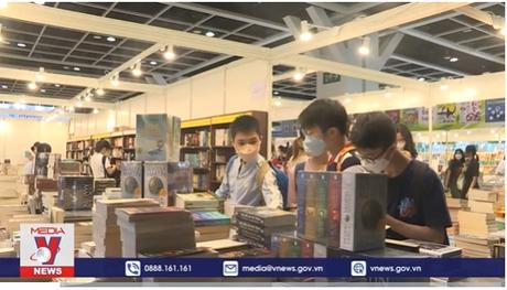 Nét đẹp trong văn hóa đọc của người Hong Kong (Trung Quốc)