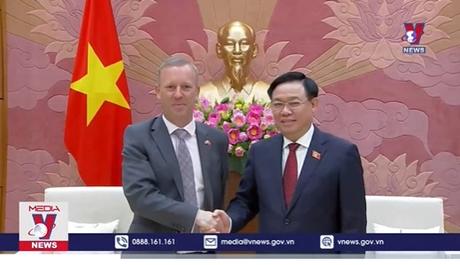 Chủ tịch Quốc hội tiếp Đại sứ Vương quốc Anh