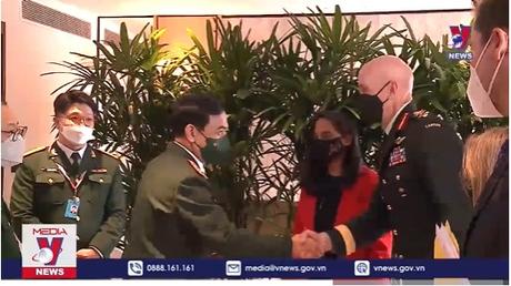 Bộ trưởng Quốc phòng Phan Văn Giang hội đàm với người đồng cấp Singapore, Mỹ và Canada