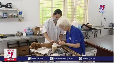 Phòng khám thú y của cụ bà 90 tuổi