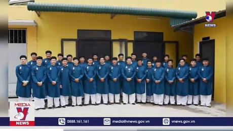 Áo dài ngũ thân nam giới - Di sản đang bị lãng quên