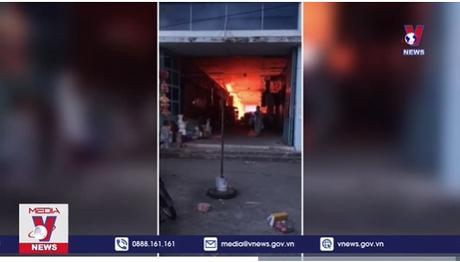 Cháy dữ dội kèm nhiều tiếng nổ lớn tại chợ Vĩnh Thạnh, Đồng Tháp