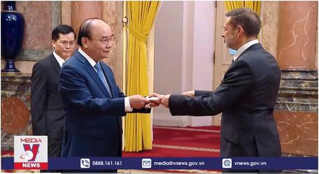 Chủ tịch nước Nguyễn Xuân Phúc tiếp Đại sứ Australia và Luxembourg