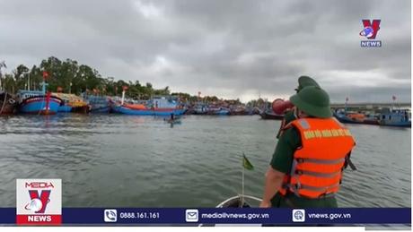 Thủ tướng yêu cầu tập trung ứng phó khẩn cấp với bão số 4