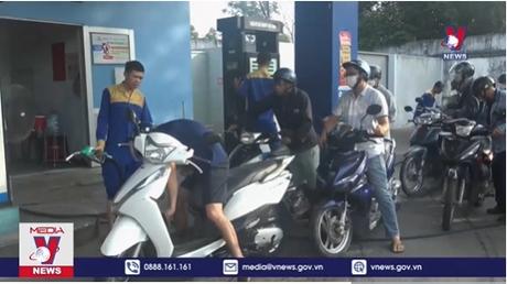 Quá tham vọng khi đề xuất rút ngắn kỳ điều hành giá xăng, dầu 