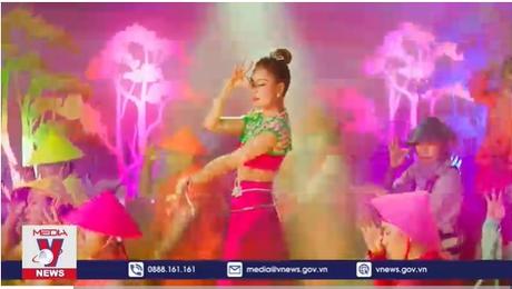 Đưa nhạc Việt ra thế giới sau hiện tượng “See tình”