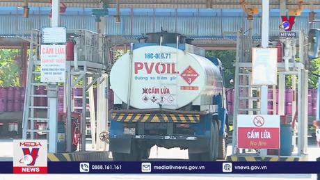 Thủ tướng yêu cầu ổn định tình hình thị trường xăng dầu