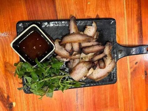 Chủ quán Sa Pa 'chặt chém' khách du lịch đĩa thịt lợn 495.000 đồng, đĩa cơm gà 199.000 đồng
