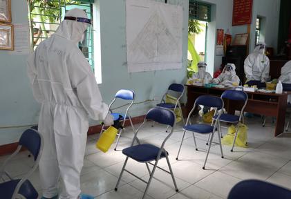 Hà Nội thêm 2.705 ca mới ngày đầu năm mới Nhâm Dần, riêng Hoàng Mai 