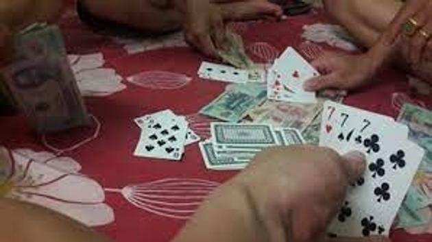 Thanh Hóa: Bắt quả tang 4 cán bộ Chi cục dự trữ Nhà nước huyện Hà Trung đang đánh bạc