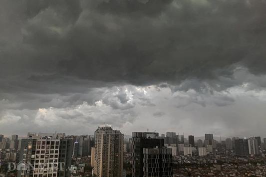 Thời tiết ngày 1/5: Hà Nội cảnh giác với mưa dông, vùng biển cẩn trọng với gió mạnh, sóng lớn