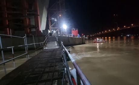 Vĩnh Long: Sự cố tại công trình cầu Mỹ Thuận 2, một công nhân mất tích