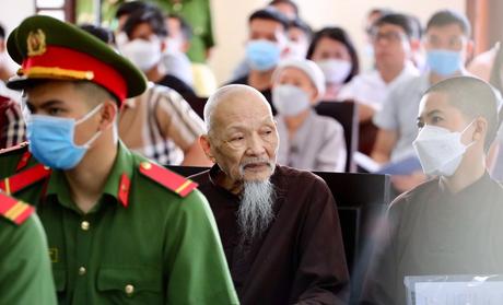 Khởi tố vụ án lừa đảo ở Tịnh thất Bồng Lai, xem xét tội loạn luân