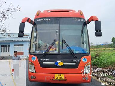 Phát hiện ô tô khách quá hạn đăng kiểm, dùng sổ và tem kiểm định giả trên cao tốc