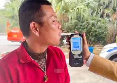 Tài xế xe khách vi phạm nồng độ cồn ‘kịch khung’ trên cao tốc Nội Bài – Lào Cai
