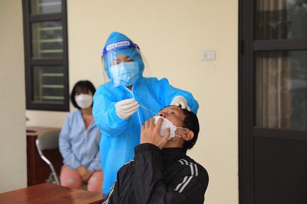 Hà Nội thêm 15.114 ca nhiễm mới, hơn 600.500 F0 đang điều trị, theo dõi
