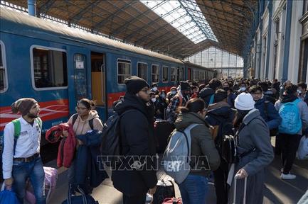 Bảo hộ công dân Việt Nam ở Ukraine: Khoảng 460 công dân Việt Nam đã được sơ tán khỏi Ukraine