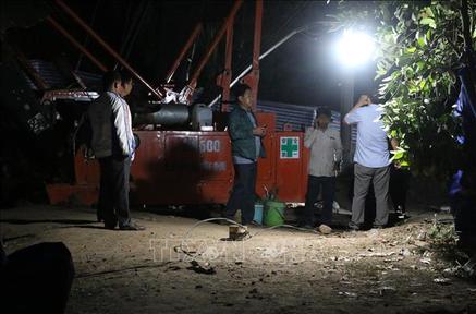 Bộ GTVT điều cán bộ kỹ thuật ứng cứu cháu bé rơi xuống ống cọc bê tông