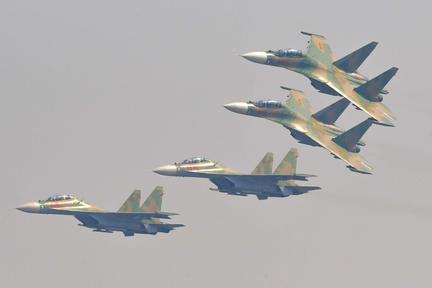 Bộ Ngoại giao lên tiếng về máy bay quân sự Việt Nam trên bầu trời Hà Nội
