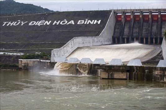 Đóng cửa xả đáy số 1 hồ thủy điện Hòa Bình từ 21 giờ ngày 4/7