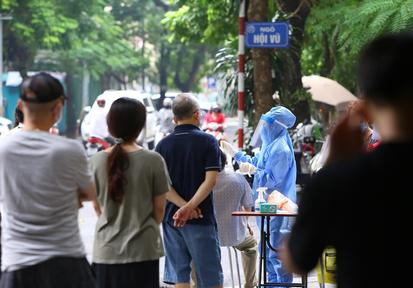 Sáng 4/10: Hà Nội phát hiện 6 ca COVID-19 mới, riêng Bệnh viện Việt Đức có 5 ca.