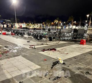 Sập sân khấu chương trình nhạc nước ở Bình Dương, 6 người bị thương