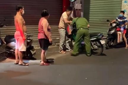 Khởi tố vụ 'con trai đánh công an, mẹ quay clip' ở quận 1 vào đêm mùng 1 gây bức xúc