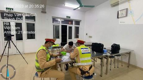 Phát hiện tài xế sử dụng ma túy, điều khiển ô tô hết hạn đăng kiểm đi trên cao tốc