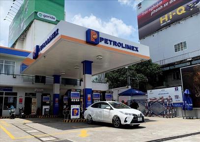 Giá xăng giảm 430 đồng/lít, giá dầu diesel tăng mạnh