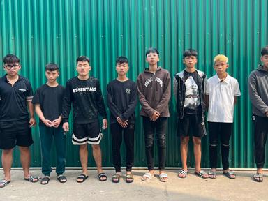 Bắt nhóm thiếu niên cầm tuýt sắt vô cớ hành hung người đi đường