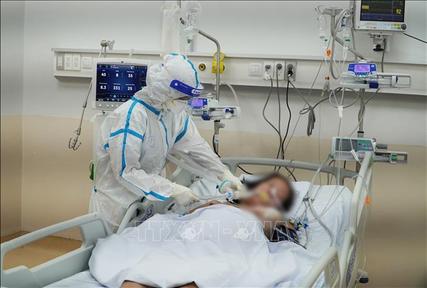 Sáng 7/1: Hơn 900 bệnh nhân COVID-19 nặng; Đã ghi nhận 30 ca nhiễm biến chủng Omicron