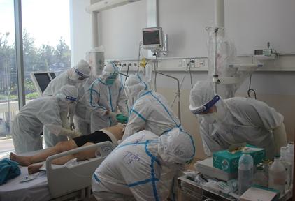 Sáng 8/2: Còn 385 ca COVID-19 nặng thở máy, ECMO; Hà Nội vượt mốc 150.000 F0