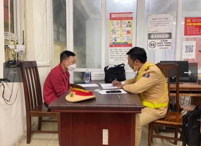 Lái xe gây tai nạn liên hoàn trên phố Bạch Mai vi phạm nồng độ cồn 