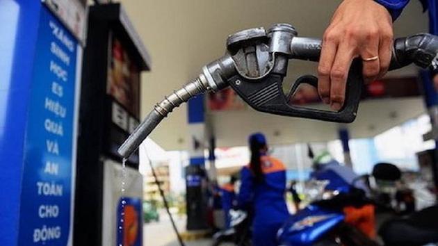 Giá xăng tiếp tục tăng