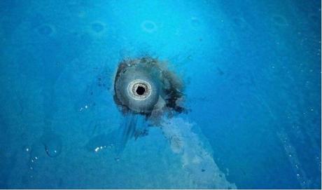 Sét đánh thủng vỏ máy bay Vietnam Airlines, 2 người bị thương