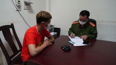 Bắt giữ nhóm đối tượng làm giả test nhanh COVID-19