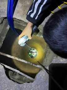 Đắk Lắk: Kịp thời cứu hai bố con rơi xuống giếng sâu 20 mét