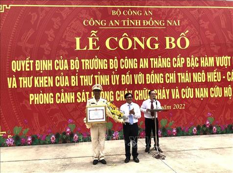 Thủ tướng Chính phủ khen hai tấm gương dũng cảm cứu người