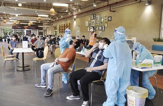 Hà Nội tăng vọt lên hơn 3.500 F0 ngày 14/2, gần 600 ca nặng, nguy kịch